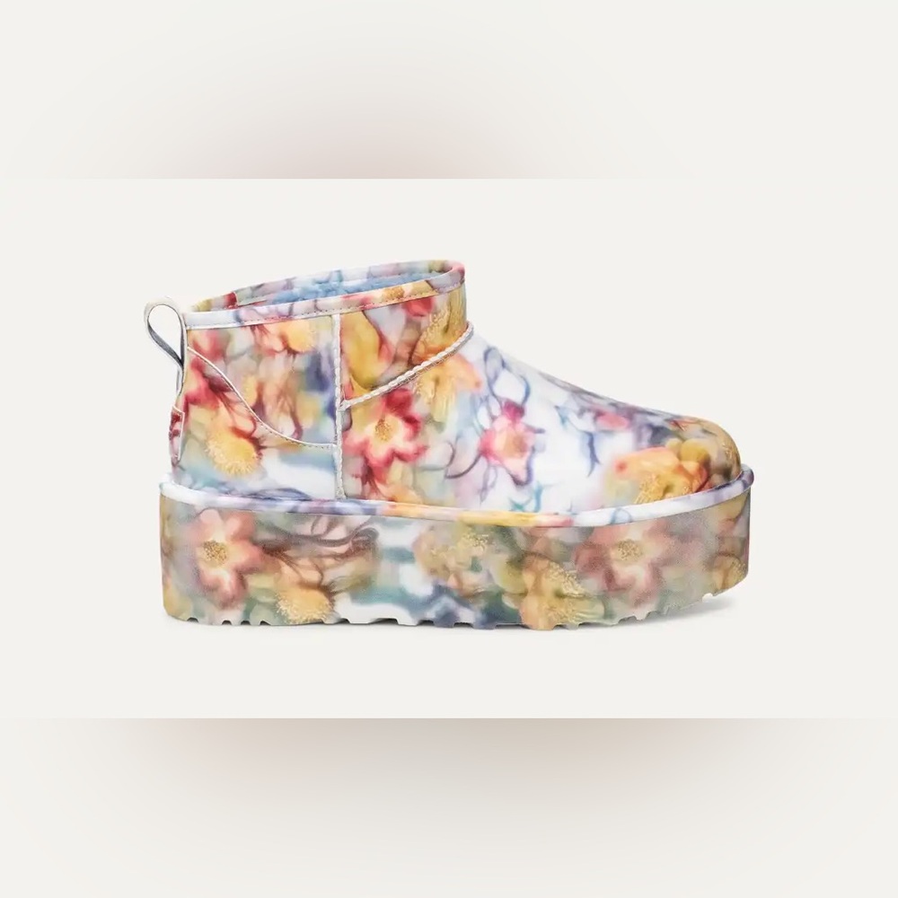 UGG Collina Strada Ultra Mini Platform NIB Size 8